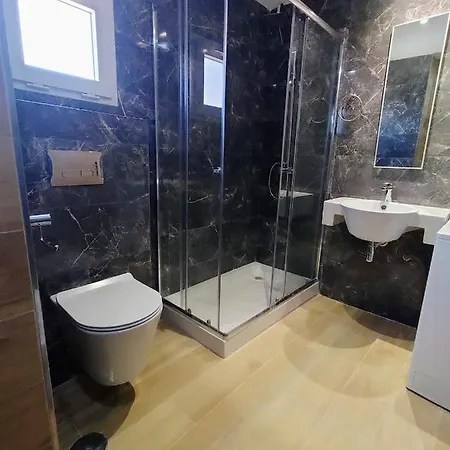 Velazquez Aeropuerto Terraza Apartman Málaga